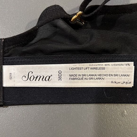 Soma wireless 38DD black lace bra. - Picture 4 of 6